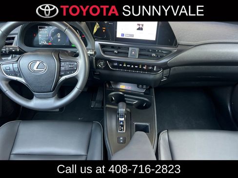 Used 2025 Lexus UX 300h FWD w/ Accessory Package (Z1) image 4