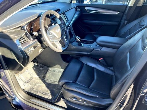 Used 2017 Cadillac XT5 Luxury w/ Driver Awareness Package image 9