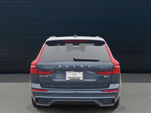 Used 2025 Volvo XC60 B5 Core w/ Climate Package image 3