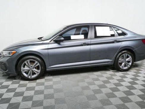 Certified 2024 Volkswagen Jetta SE FWD image 28