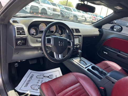 Used 2014 Dodge Challenger SXT RWD image 25