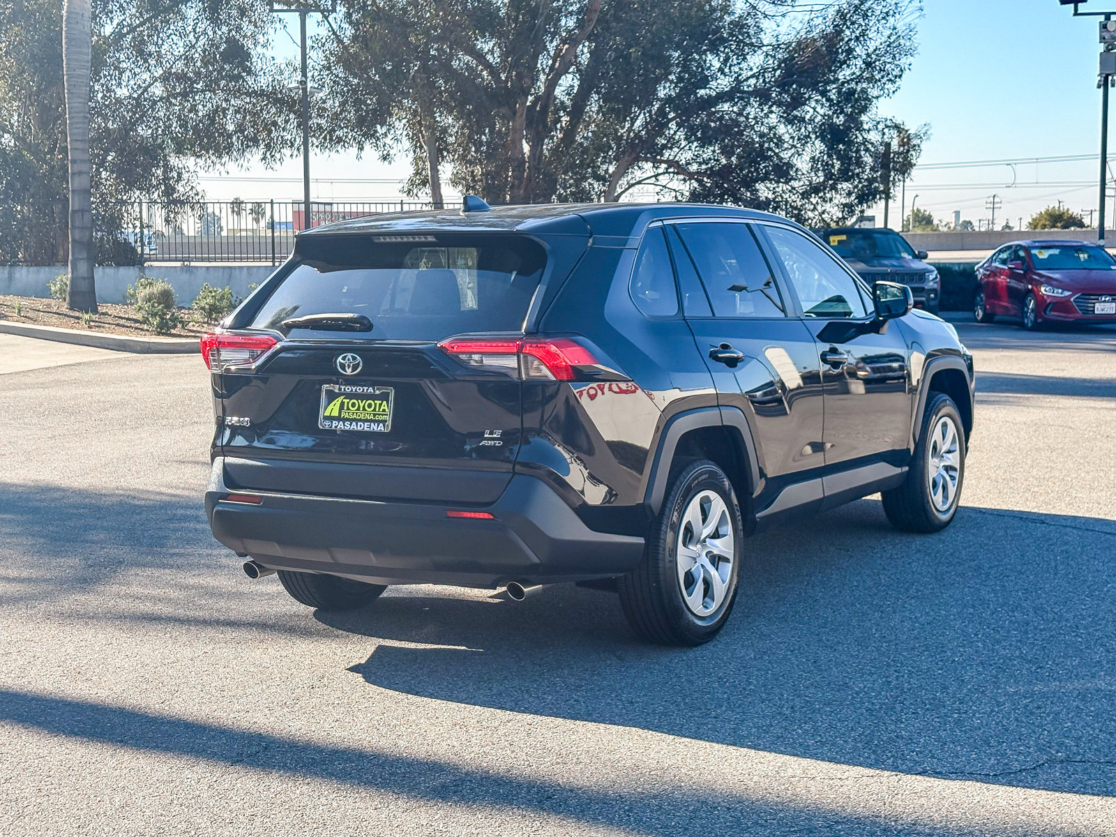 Used 2024 Toyota RAV4 LE AWD/4WD image 6