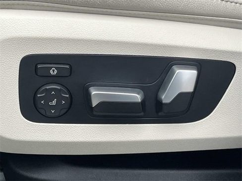 Used 2022 BMW X5 sDrive40i w/ Premium Package image 34