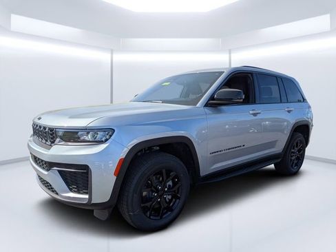 New 2026 Jeep Grand Cherokee Altitude AWD/4WD image 7