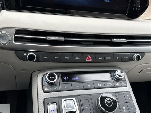 Used 2023 Hyundai Palisade Limited image 17