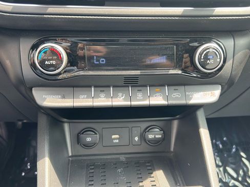 Used 2022 Hyundai Kona Limited image 24
