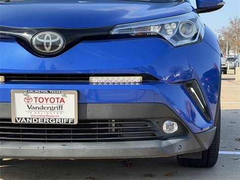 Used 2019 Toyota C-HR Limited image 9