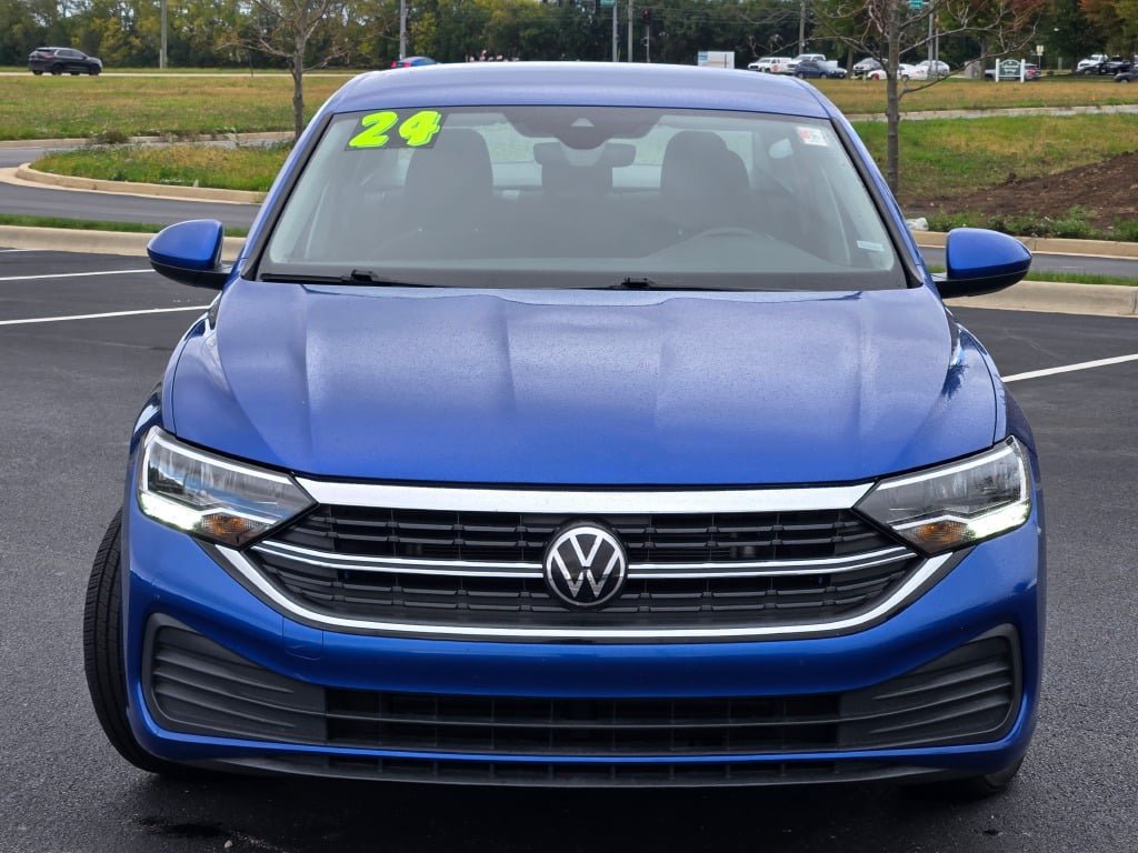 Used 2024 Volkswagen Jetta S FWD image 2