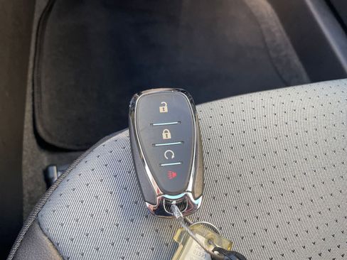 Used 2025 Chevrolet Trax LT image 23