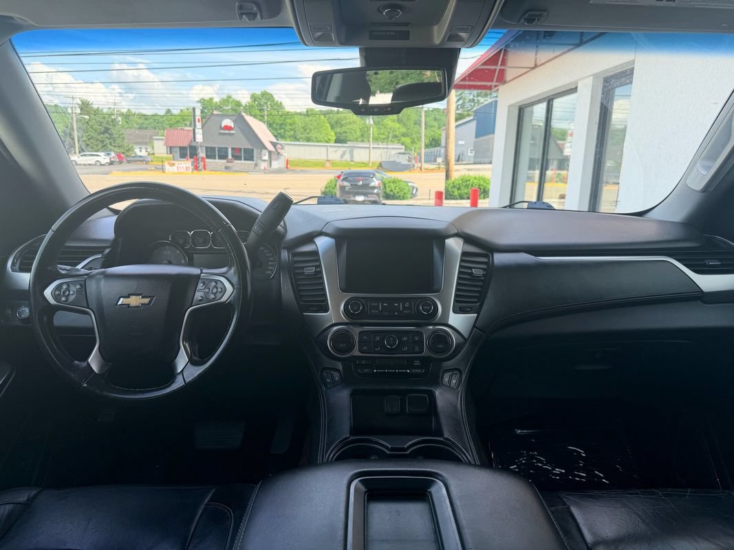 Used 2018 Chevrolet Suburban LT RWD image 19