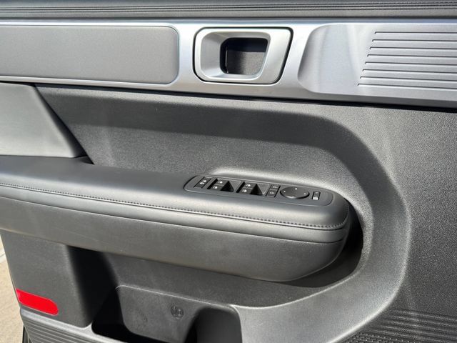 Used 2025 Hyundai Santa Fe SEL AWD/4WD image 24