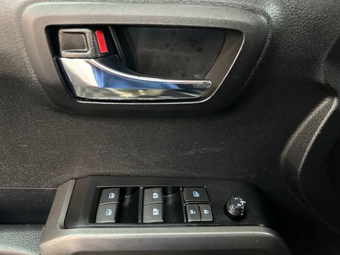 Used 2023 Toyota Tacoma TRD Sport w/ Technology Package AWD/4WD image 18