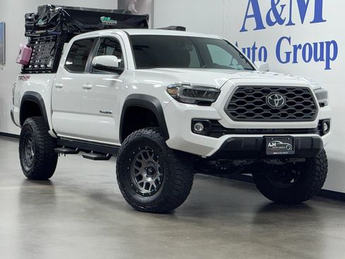 Used 2023 Toyota Tacoma TRD Off-Road AWD/4WD image 1