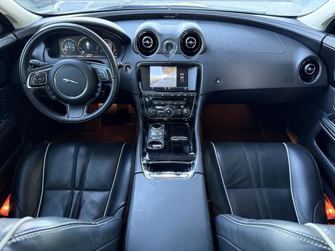 Used 2017 Jaguar XJ R-Sport image 23