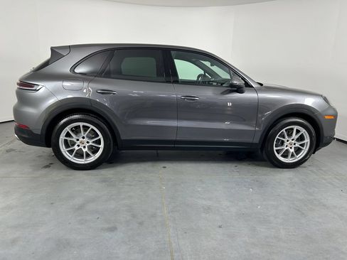 Certified 2026 Porsche Cayenne AWD/4WD image 8
