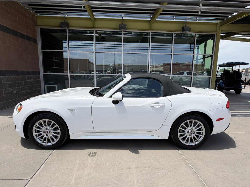 Used 2018 FIAT 124 Spider Classica w/ Technology Group RWD image 7