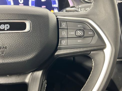Used 2023 Jeep Grand Cherokee Altitude image 10