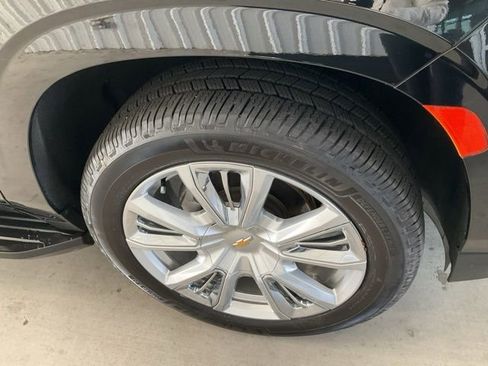 Used 2023 Chevrolet Suburban High Country image 30