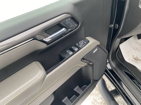 Used 2022 Chevrolet Silverado 1500 ZR2 w/ Technology Package image 10