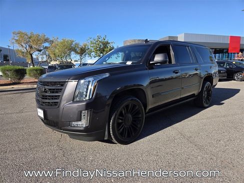 Used 2017 Cadillac Escalade ESV Platinum image 2