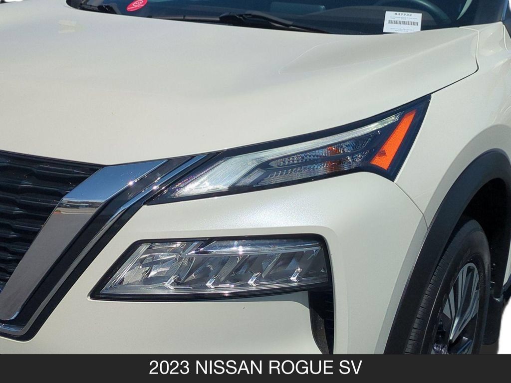Certified 2023 Nissan Rogue SV w/ SV Premium B Package FWD image 10