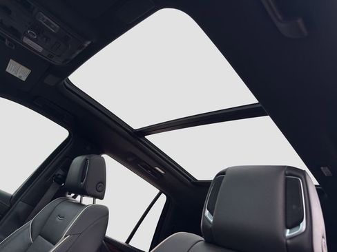 Used 2022 Cadillac Escalade Premium Luxury image 21