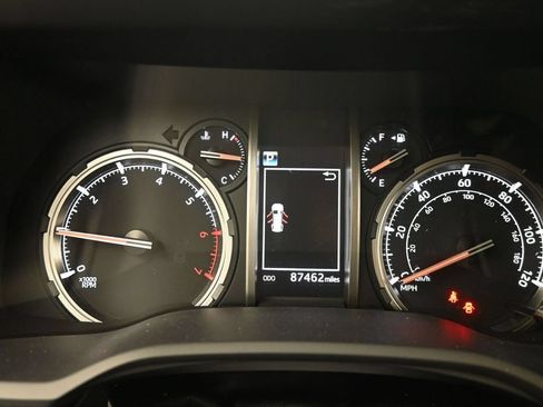 Used 2022 Toyota 4Runner TRD Off-Road Premium AWD/4WD image 19