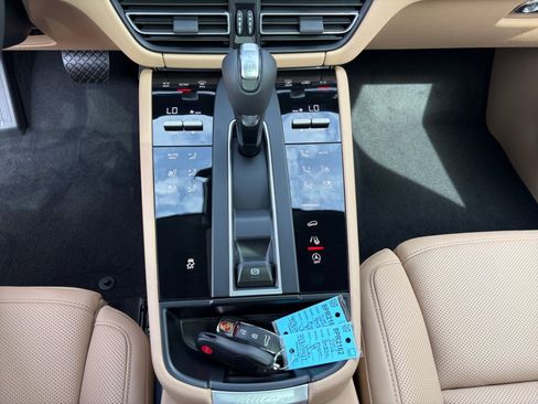 New 2026 Porsche Macan Turbo AWD/4WD image 21