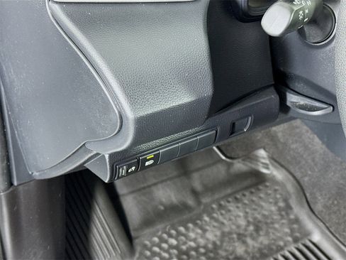 Used 2022 Toyota Corolla LE image 8