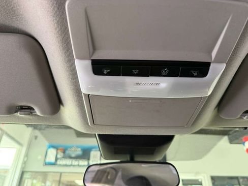 Used 2024 Nissan Sentra SV FWD image 18