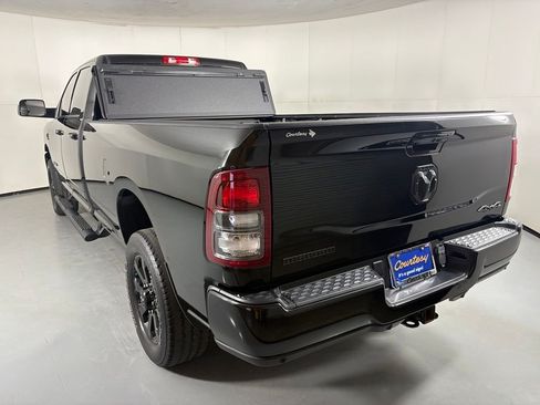 Used 2022 RAM 3500 Big Horn w/ Night Edition AWD/4WD image 6