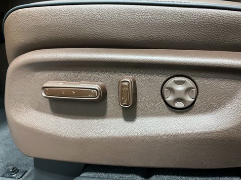 New 2026 Honda Odyssey Touring image 14