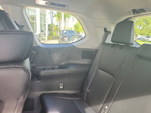 Certified 2025 Toyota Grand Highlander AWD Hybrid image 15