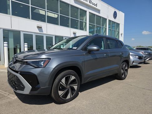New 2026 Volkswagen Taos SE AWD/4WD image 7
