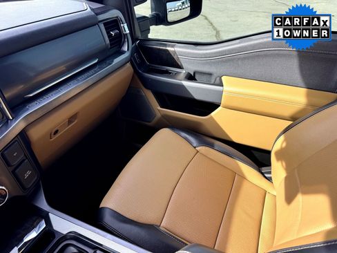 Used 2023 Ford F250 Lariat w/ Chrome Package image 31