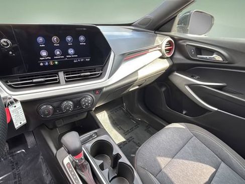 Used 2024 Chevrolet Trax RS w/ Driver Confidence Package FWD image 24