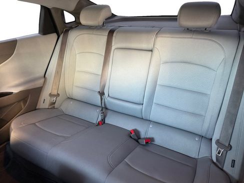 Used 2016 Chevrolet Malibu LT w/ Driver Confidence Package FWD image 11