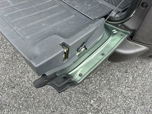 Used 2004 Honda Element EX image 34