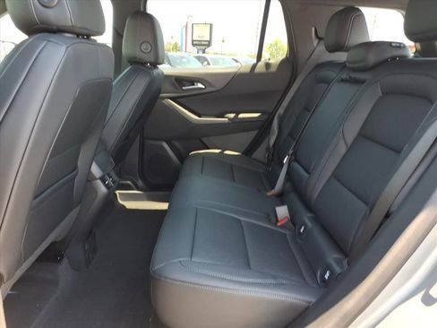 New 2026 Chevrolet Equinox LT w/ Convenience Package II FWD image 14