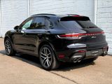Certified 2025 Porsche Macan image 3