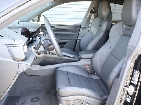 New 2026 Porsche Macan GTS Electric image 5