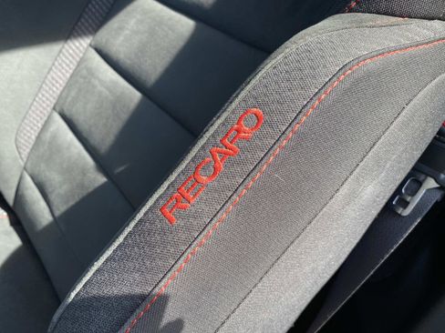 Used 2016 Ford Mustang Shelby GT350R w/ GT350R Equipment Group 920A image 23