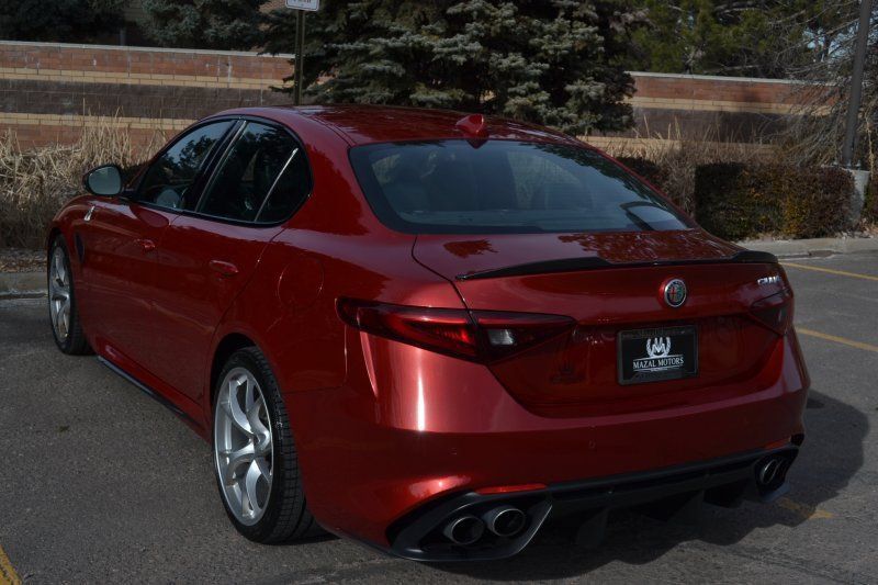 Used 2018 Alfa Romeo Giulia Quadrifoglio RWD image 9