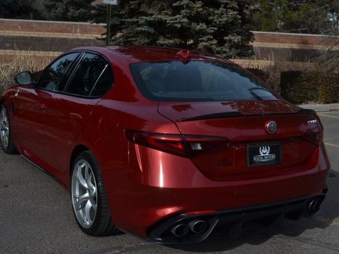 Used 2018 Alfa Romeo Giulia Quadrifoglio RWD image 9