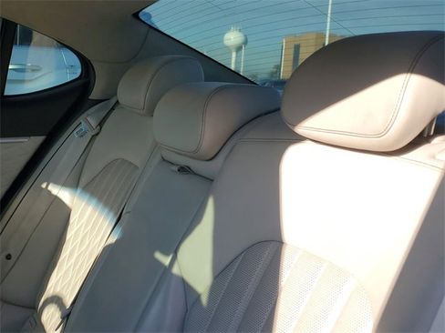 Used 2019 Genesis G70 2.0T Advanced w/ Prestige Package image 12