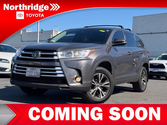 Used 2017 Toyota Highlander Plus FWD image 3