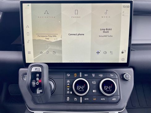 New 2026 Land Rover Defender 110 X-Dynamic SE AWD/4WD image 19