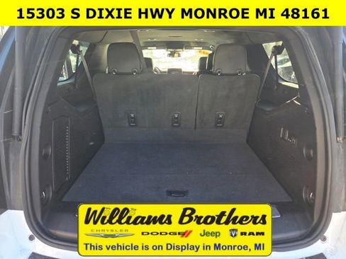 Used 2023 Chevrolet Suburban Premier image 14