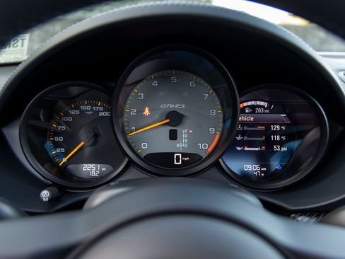 Certified 2025 Porsche 718 Cayman GT4 RS image 42