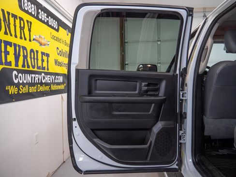 Used 2017 RAM 3500 Tradesman image 14